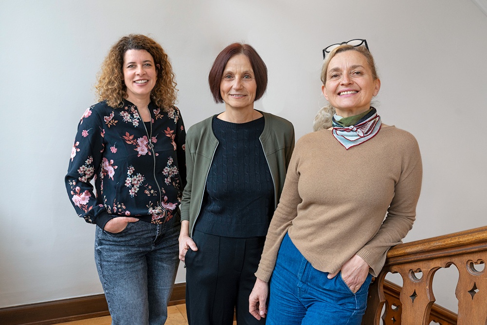 Joëlle Thélin, Psychologin mbA, KD Dr. med. Dagmar Pauli, Stv. Direktorin und Chefärztin, und KD Dr. med. Maurizia Franscini, Chefärztin und Leiterin Ambulatorien der Kinder- und Jugendpsychiatrie und Psychotherapie  als treibende Kräfte hinter dem Peerangebot.